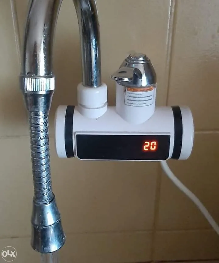 Instant Zidna Električna Česma 3kW Digitalna Delimano Cesma slika 2