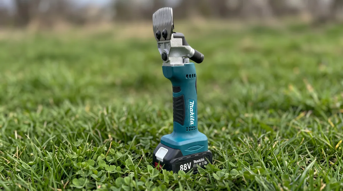 Makita Aku Mašina za Šišanje Ovaca 850W + 2 Baterije