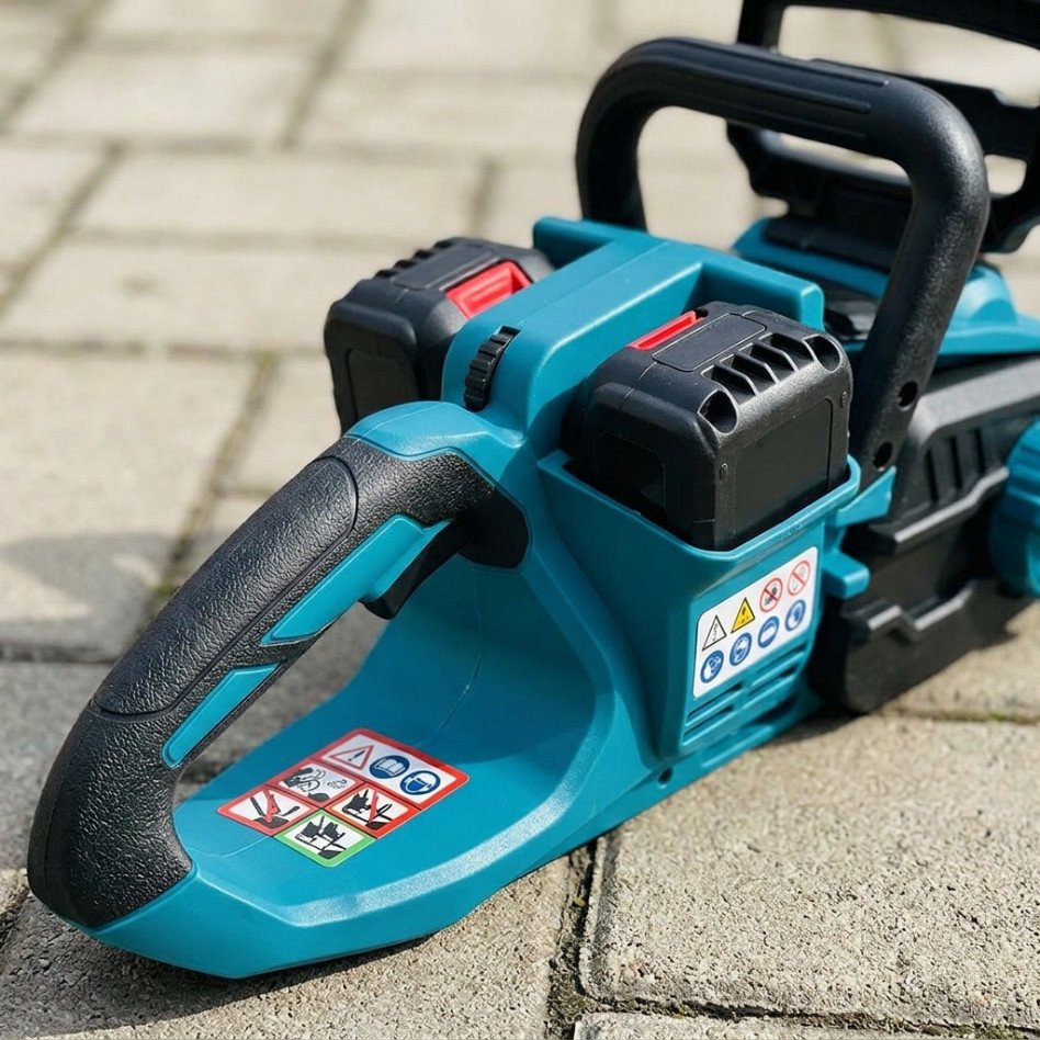 Makita Aku Motorna Pila 40cm 2 Baterije Aku Motorka - Tehnička izrada i anatomske prednosti